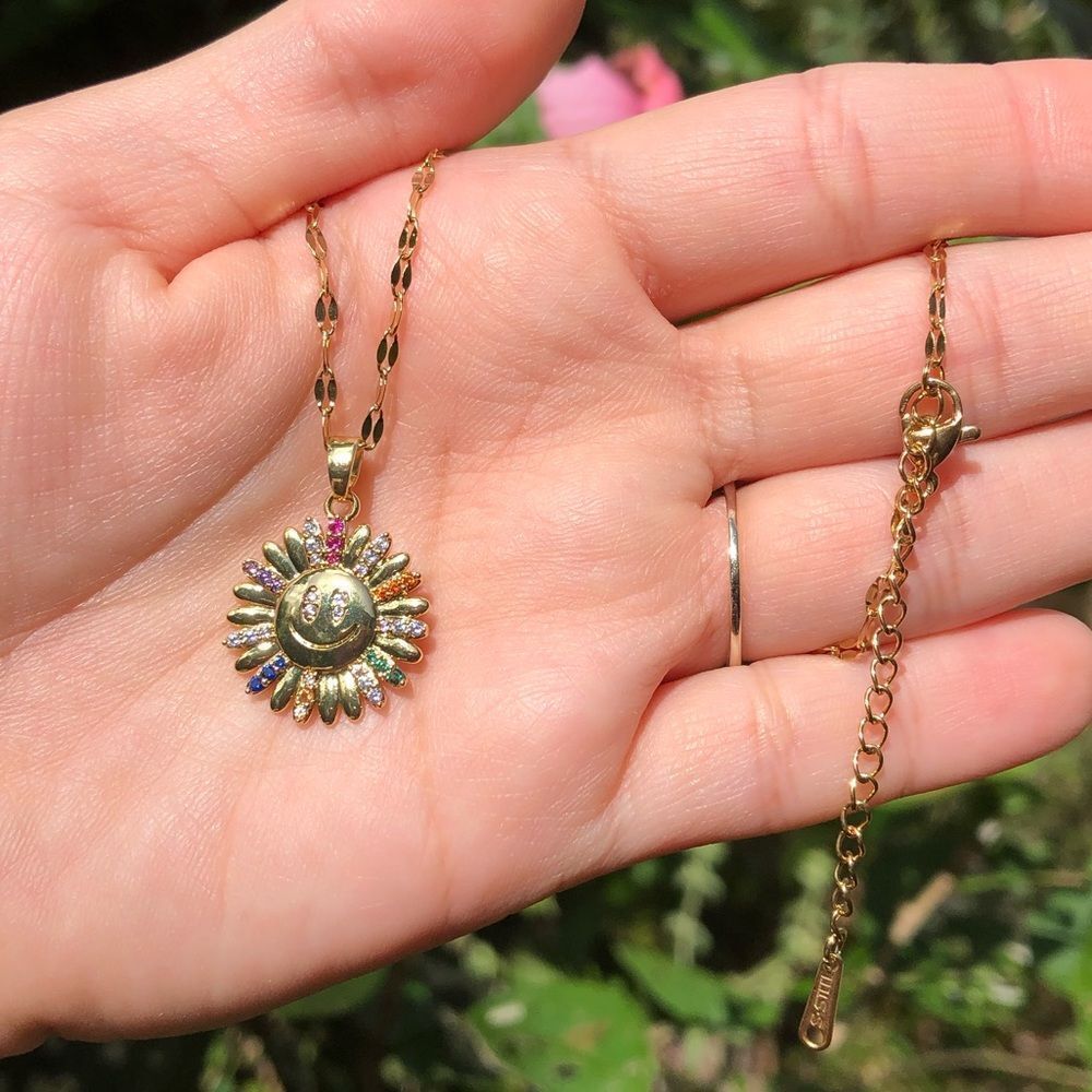 18k Gold Plated Flower Charm necklace - Picture 14 of 16
